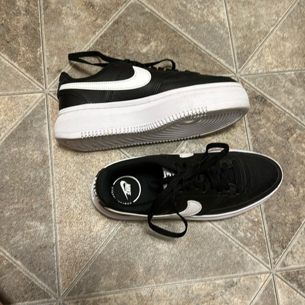 Women’s Nike Court Vision Alta (size 8)